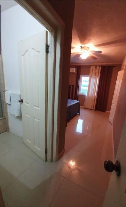Central Upscale New Kingston Apt With Pool Dış mekan fotoğraf