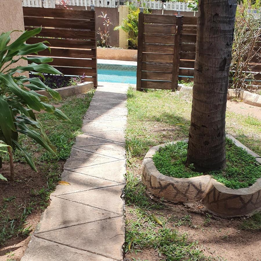 Central Upscale New Kingston Apt With Pool Dış mekan fotoğraf