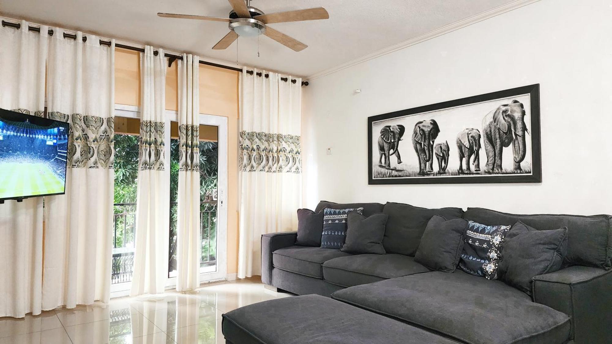 Central Upscale New Kingston Apt With Pool Dış mekan fotoğraf